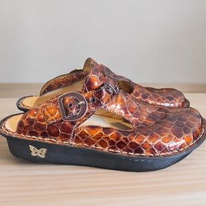 EUC Algeria Embossed Leather Mule